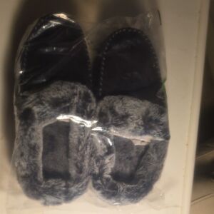Cozy Women's Slippers with Faux Fur Lining